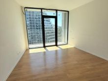 Ambient zyre/biznesi per qera tek lake view residence