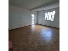 Shitet, Apartament 2+1, Pallatet Çabej, Misto Mame