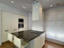 JEPET ME QIRA VILË 4-KATËSHE – White House, TEG