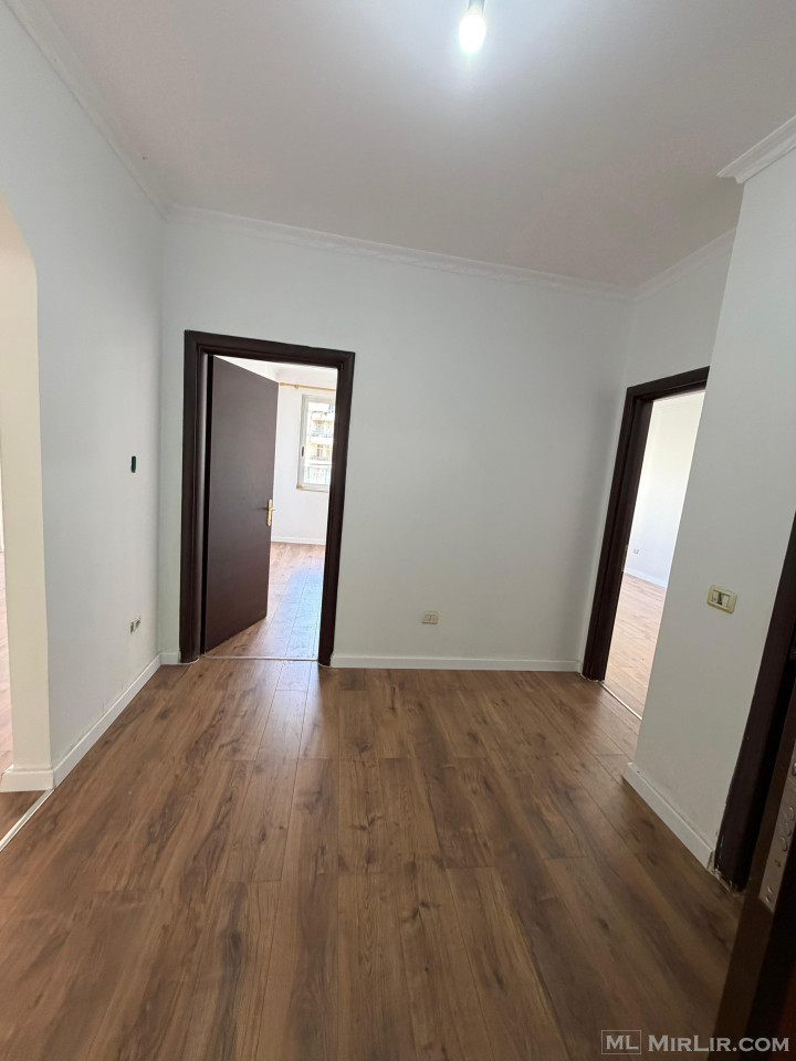 APARTAMENT NE SHITJE 2+1 KOMPLEKSI FRATARI ASTIR