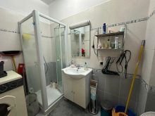 0697603180Jeper me Qira Apartament 1+1 në Qender te Durrësit
