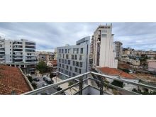 0697603180Apartamenti ndodhet ne qendren e Durresit prane bu