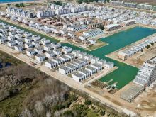 Shitet Apartament me oborr ne Rezidencen Turquoise Marina.
