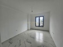 Prane Ish Stacionit Te Trenit, Jepet Me Qira Apartament 2+1 