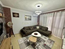 QIRA, APARTAMENT 2+1 ME PARKIM TE KOPSHTI BOTANIK!