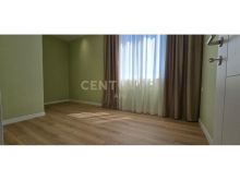 Shitet Apartament 2+1 tek Myslym Shyri