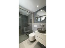 Jepet me qira apartament 3+1 me verandë, post parkimi të për
