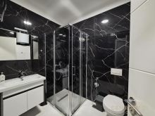 NE KOMUNEN E PARISIT, TEK LULISHTJA JAPIM ME QIRA APARTAMENt