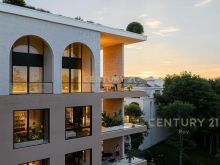 EXCLUSIVE!!FILLUAN SHITJET TEK \"GRAND MARINA RESIDENCE\", TEK