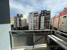 Apartament 2+1+2 me 2 poste parkimi për Qira në Rrugën e Kos