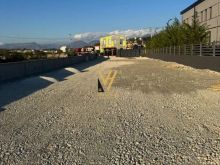 JEPET TRUALL 1.350 M2 ME QIRA NE VAQARR 900 EURO