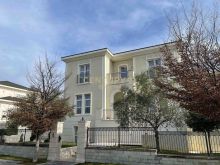 VILË PËR QERA TEK ROLLING HILLS