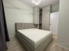 Shkolla e Kuqe, Super Apartament 1+1+ Post Parkimi!