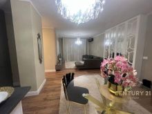 JEPET ME QIRA APARTAMENT 2+1 TEK RRUGA BARRIKADAVE !!