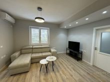 JEPET ME QIRA APARTAMENT 2+1 TEK BULEVARDI ZOGU I PARE !