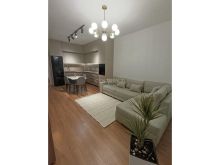 Pranë Ambasadës Amerikane, apartament 1+1 me qira