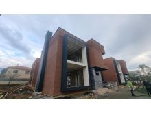 OKAZION, VILE PER SHITJE, \"ROSES RESIDENCE\" PRANE LIQENIT TE