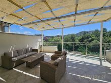 Apartament 3+1 me Verande dhe Parkim per qira tek Liqeni i T