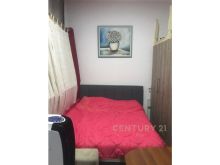 Shitet njesi komerciale e pershtatur ne apartament në Plazh,