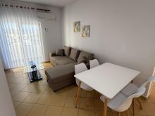 🏡 Shitet Apartament 1+1 me Pamje nga Deti – Ermiri Palace,