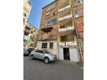 Shitet Apartament ne 21 Dhjetor , 93000 Euro !!
