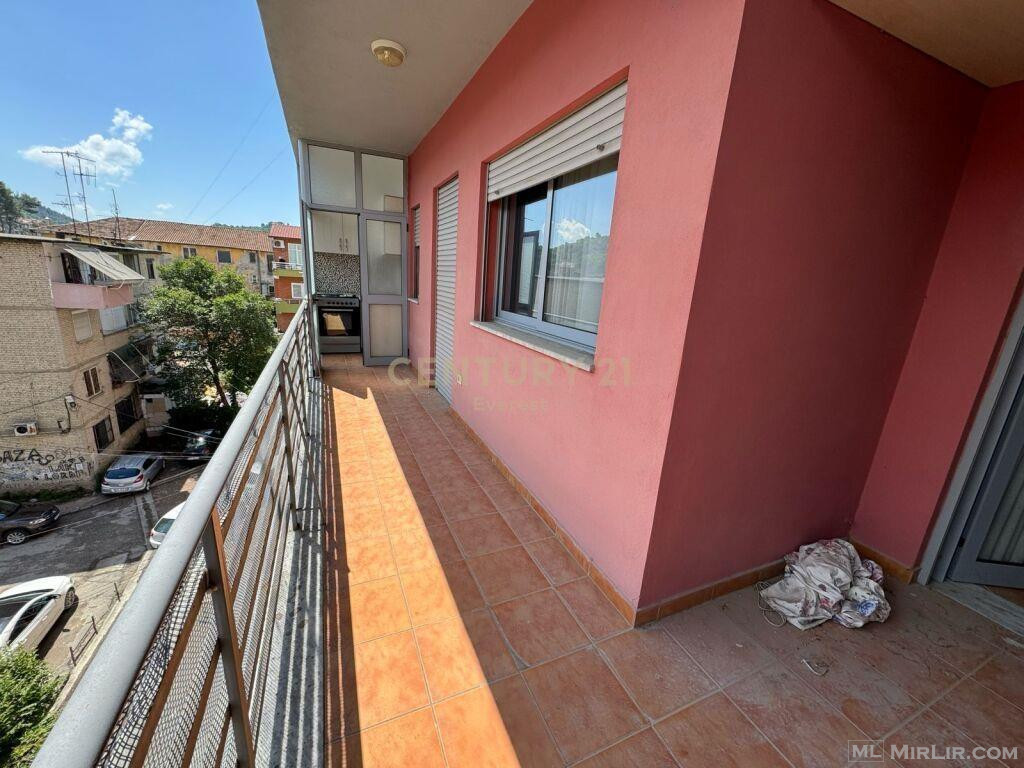 KOMBINAT, SHESIM APARTAMENT 2+1+DY GARAZHDE!