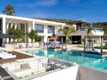 SHITET VILA LUXURY 600M2 \"KRETË CHANIA, GREQI\" 4.500.000 EUR