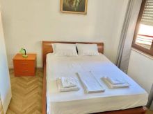 JAPIM ME QIRA APARTAMENT 2+1 NE QENDER TE TIRANES!