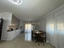 Shtëpi Private për Shitje në Plazh, Durrës – Komfort dhe Hap