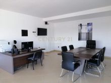 0697603180JEPET OBJEKT + LOKAL ME QERA NE SHKOZET !