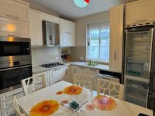 🏡 **Shitet Apartament 2+1 me Truall Privat – Kompleksi Lura