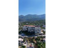 Shitet Apartament 1+1 me Pamje nga Liqeni i Farkes!