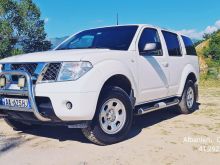 Nissan Pathfinder  USV