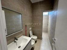 0697603180AMBIENT PER QIRA TEK STACIONI TRENIT, DURRES !
