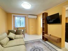 Me Qera: 2+1 📍Bllok (Prane Sheshit Wilson) 🏃🏻‍♂️ 750 Euro
