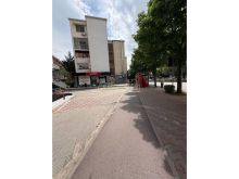 MUHAMET GJOLLESHA, JAPIM ME QIRA AMBIENT KOMERCIAL