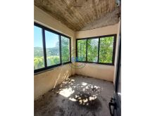 Shitet, Shtëpi 3-Katëshe në Zonën e 3 Çezmave,Durres.