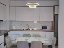 APARTAMENT ME QIRA 2+1 RRUGA DRITAN HOXHA KOMPLEKSI AURA