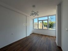 Shitet apartament 1+1 ne laprak tek kmy
