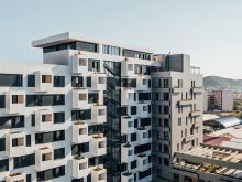 Apartament 3+1 + 2 poste parkimi me hipoteke per shitje tek