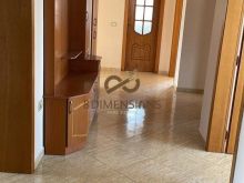 Jepet me qera Apartament 3+1 ne Kinostudio Rr. Shefqet Kuka