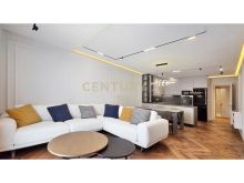 Apartament Luksoz 3+1+2 + Post Parkimi per Qira tek \"Golden
