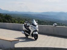 Motorr Suzuki Burgman 400 i vecante ne llojin e tij Limited
