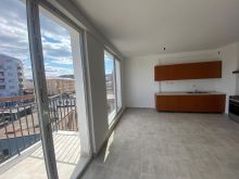 Shitet apartament 3+1 godine e re/hyrja kat 4 me ashensor