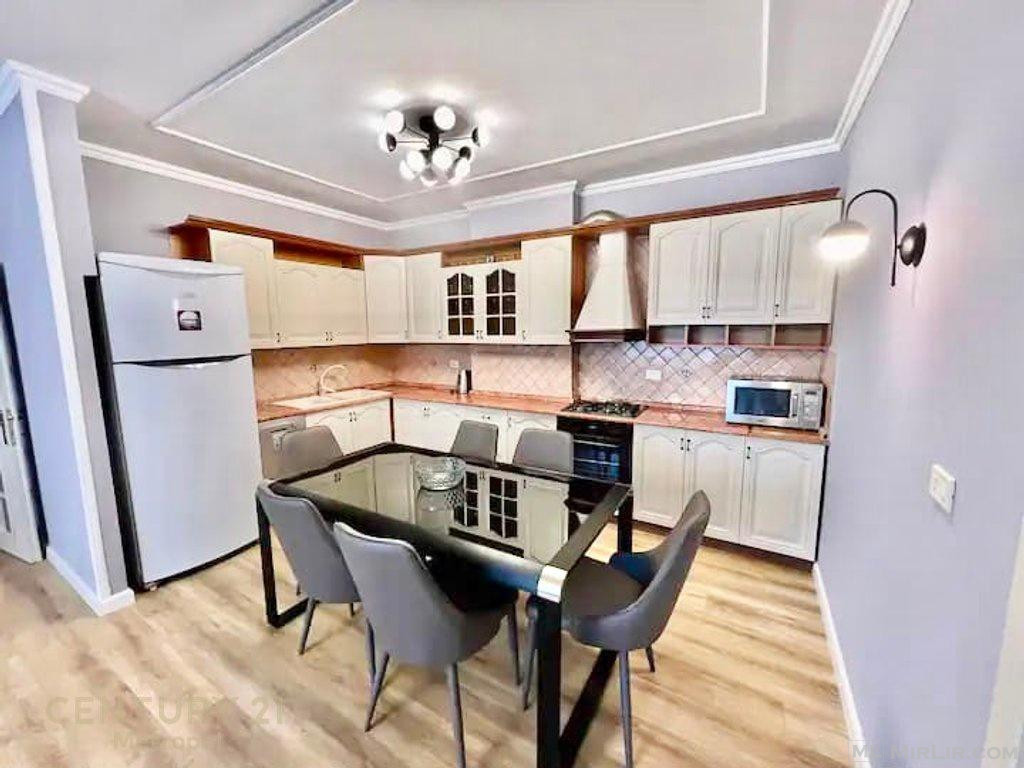 APARTAMENT 2+1+2 ME QIRA, PRANE STADIUMIT AIR ALBANIA !