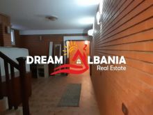 Vile 3 kateshe ne shitje te Komuna e Parisit (ID 4151127).