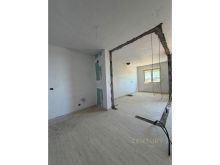 SHITET SUPER APARTAMENT ME PAMJE DETI NE QENDER TE GOLEMIT!!