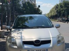 Nderrohet me motorr, toyota auris 1.6 benzine gaz, automat