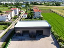 Jepet me qera Kapanon 300 m2, 350m oborr, Berxulle,Tirane