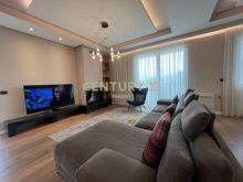 QIRA, PENTHOUSE MODERN 1+1 me POST PARKIMI, Liqenit Artifici